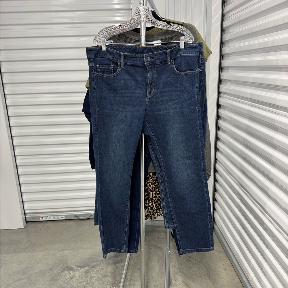 Old Navy | Straight Leg Jeans in Dark Wash | size 20